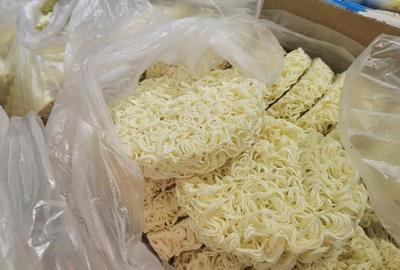 突查！后厨曝光！谭家刀削面、阔巷子等预包装食品兼散装食品门店引关注